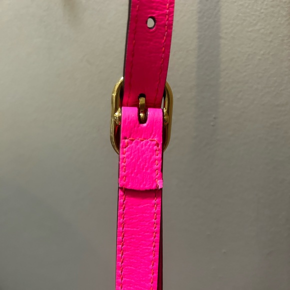 Gucci Flora Floral Canvas Shoulder Bag w-Hot Pink Trim - Picture 12 of 16